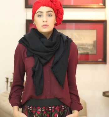 ascia-akf-fashion-style-blogger-in-the-middle-east-photos-red-turban-650x700